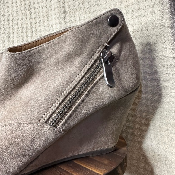 Ankle booties - Picture 4 of 4